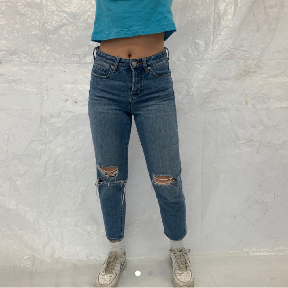 brandy melville relaxed fit distressed jeans